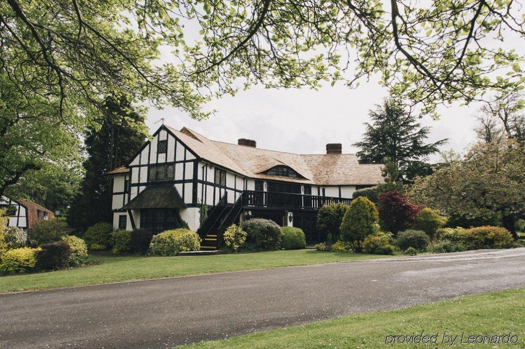 Thatchers East Horsley Exterior photo